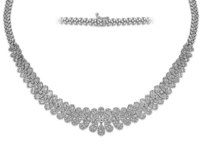 Колье из белого золота с бриллиантами (050738)