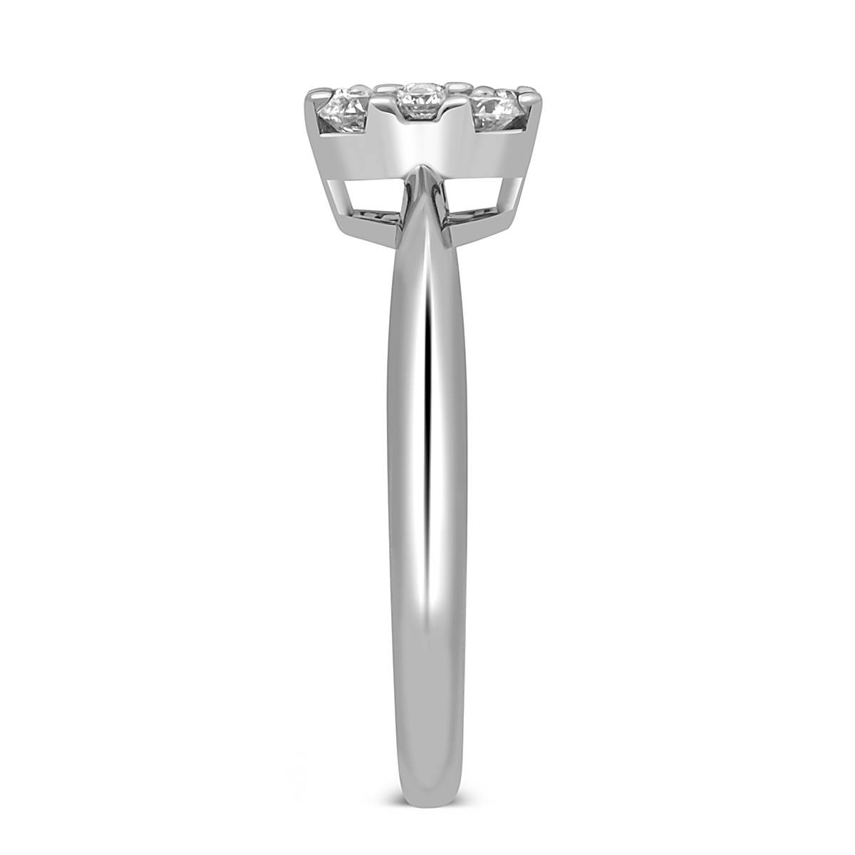 Кольцо из белого золота с бриллиантами 