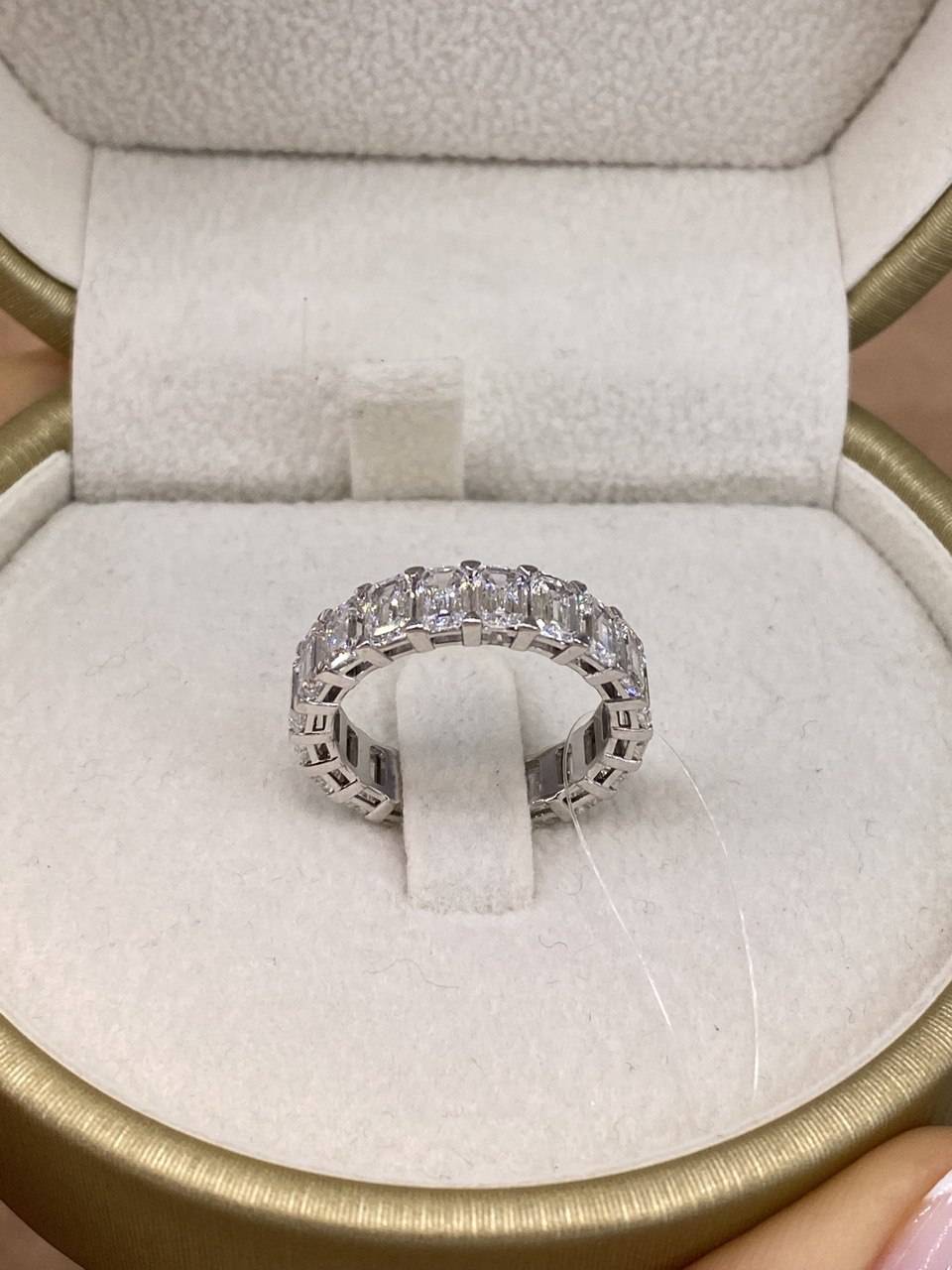 Кольцо из белого золота с бриллиантами (050826)