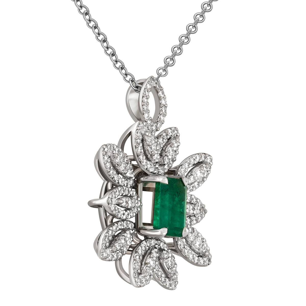 Кулон из белого золота с бриллиантами и изумрудом (038834)