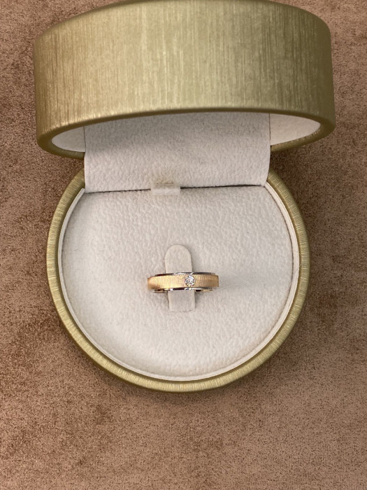 Обручальное кольцо из комбинированного золота с бриллиантом TIAMO (000074)