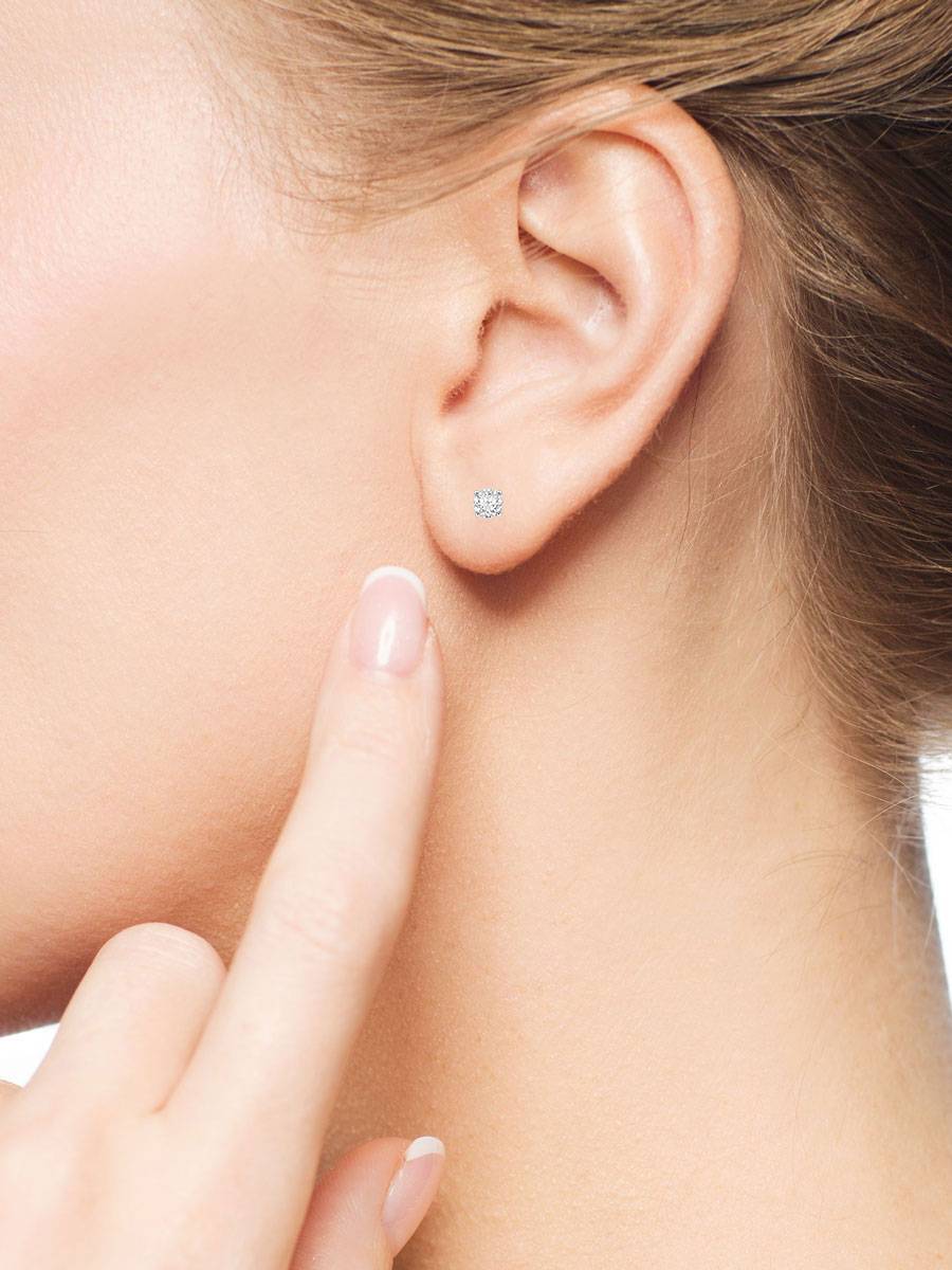 Серьги пусеты из платины с бриллиантами (045746)