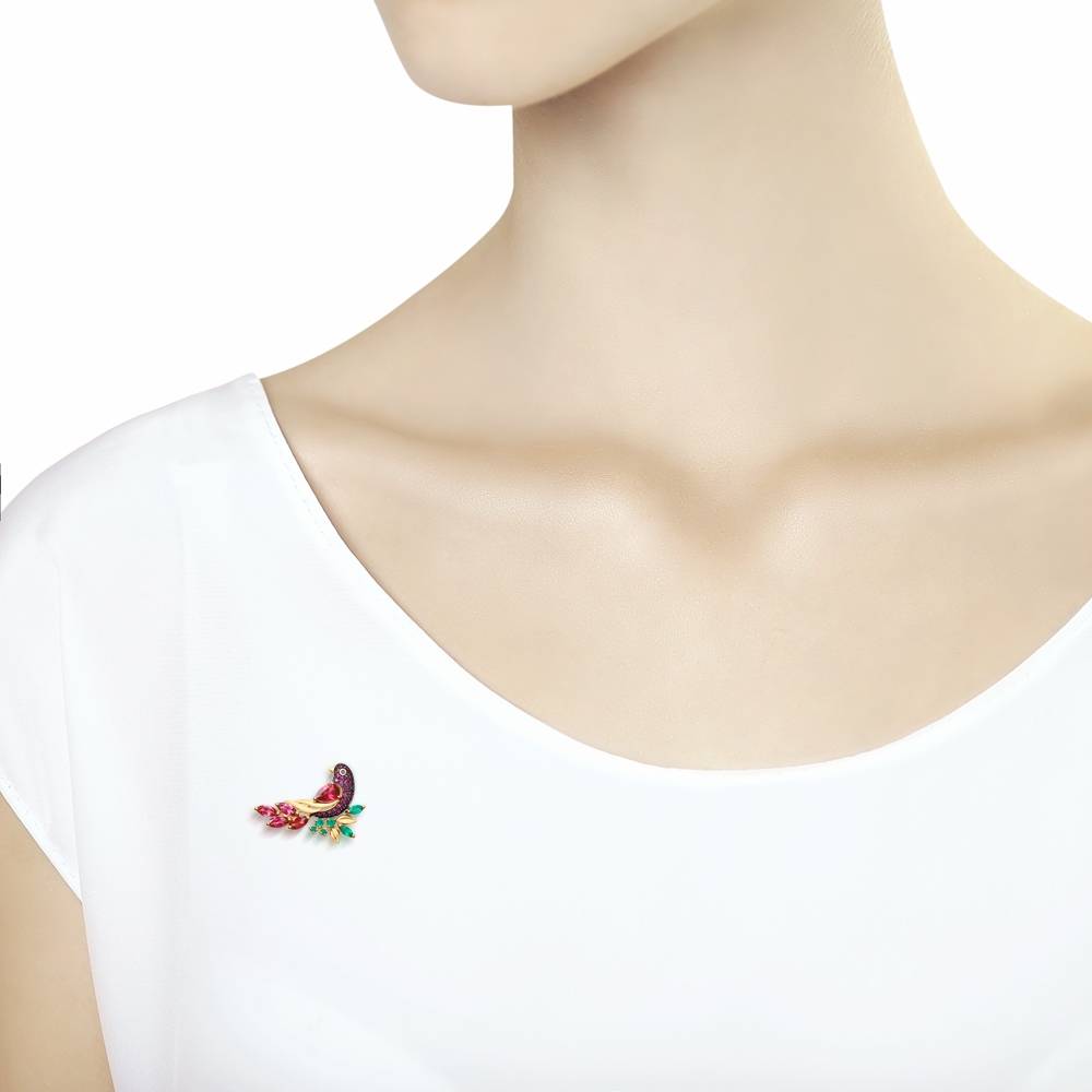 Брошь из красного золота с зелёными агатами, родолитами и фианитами (040781)