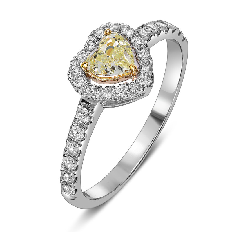 Помолвочное кольцо из белого золота с бриллиантами 