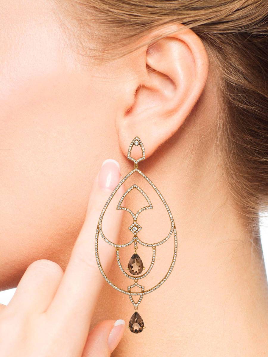 Серьги из красного золота с бриллиантами и раухтопазами (048108)