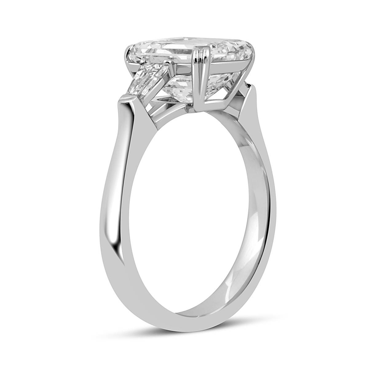 Помолвочное кольцо из белого золота с бриллиантами (051653)