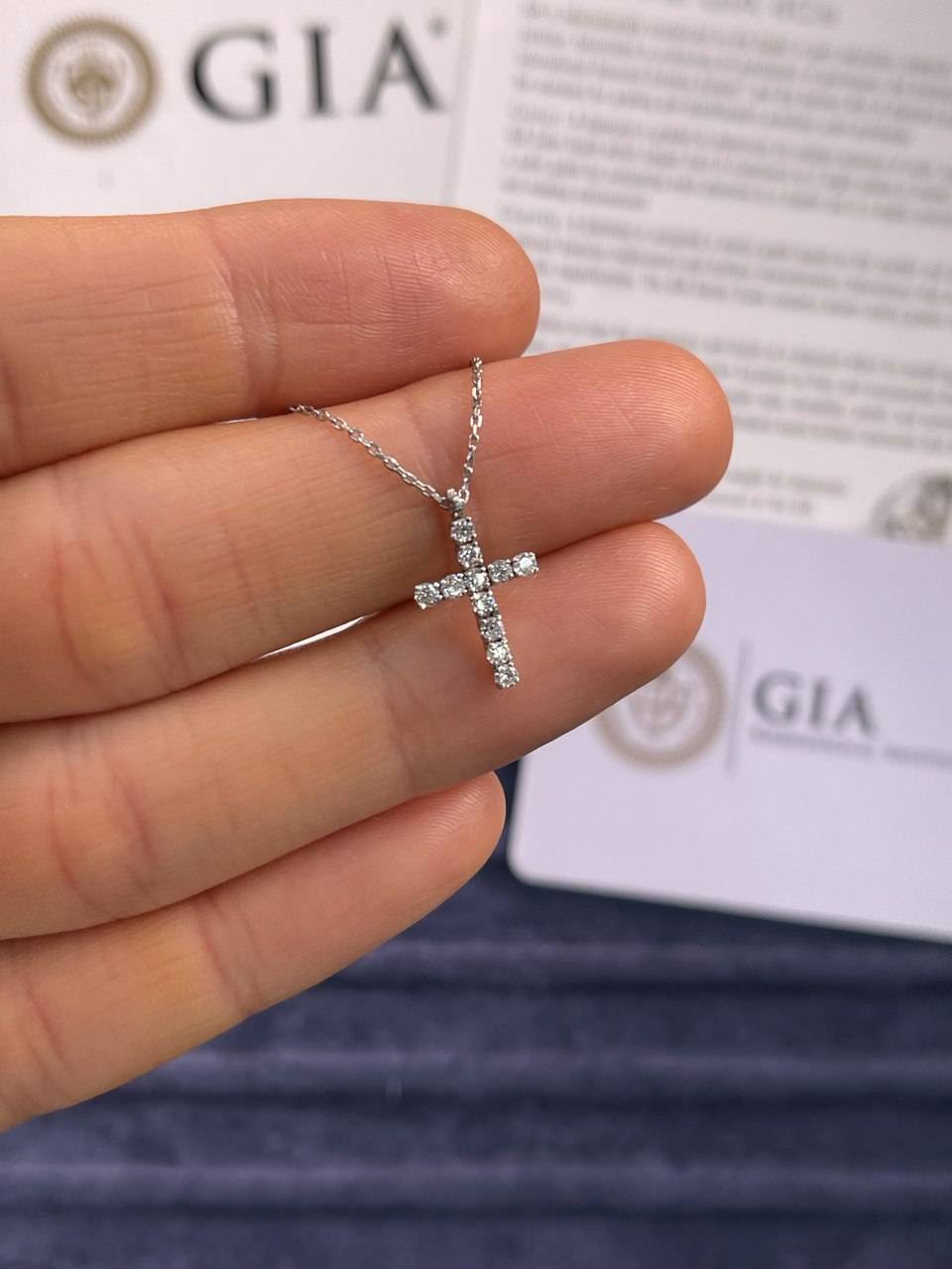Колье Крест из белого золота с бриллиантами (039949)